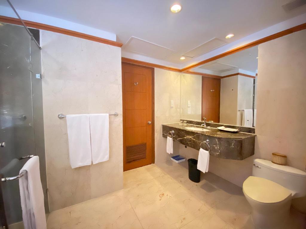 Koupelna v ubytování Muong Thanh Holiday Da Lat Hotel