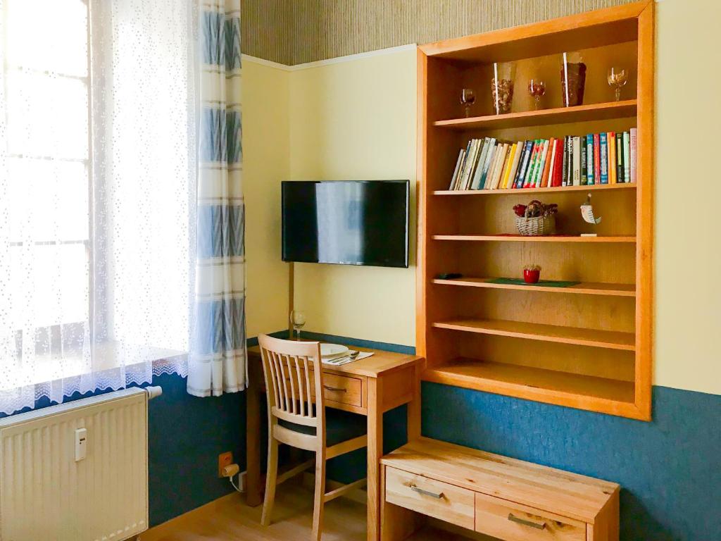 Golden Wood Apartments - Apartment