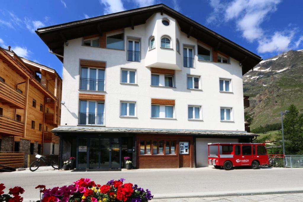 Nespecifikovaný výhled na hory nebo výhled na hory při pohledu z hotelu