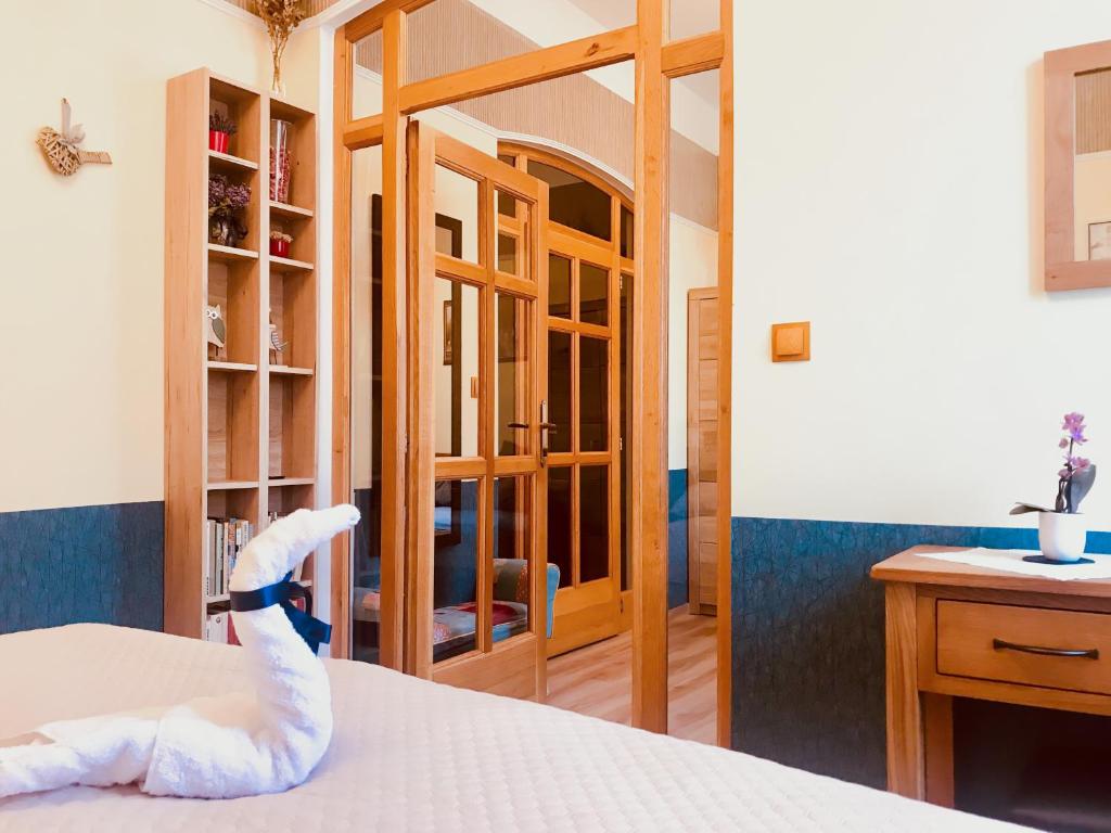 Golden Wood Apartments - 8