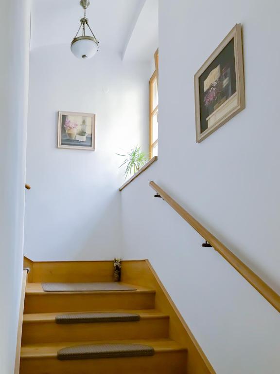 Golden Wood Apartments - 16