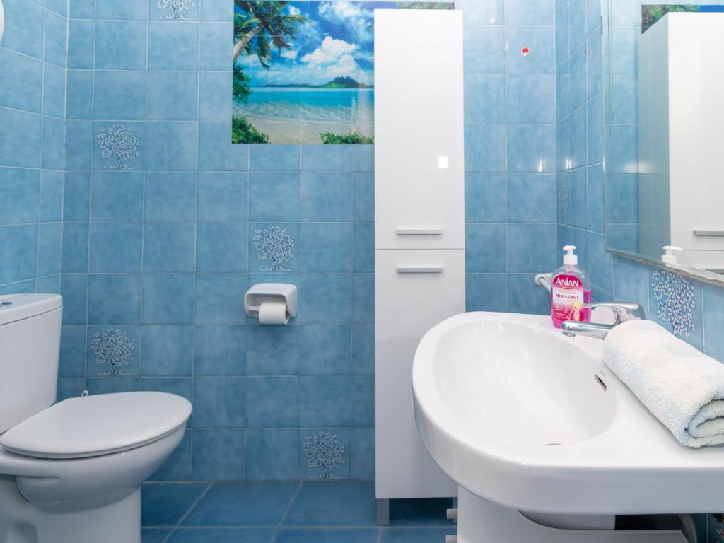 Villa 2 hab cerca piscina toboganes. wifi gratis, Denia ...