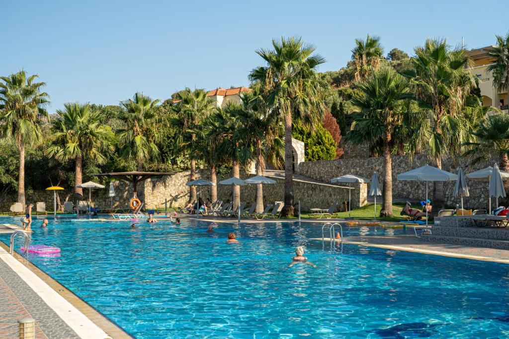 Bazén v ubytování Almyrida Village & Waterpark nebo v jeho okolí
