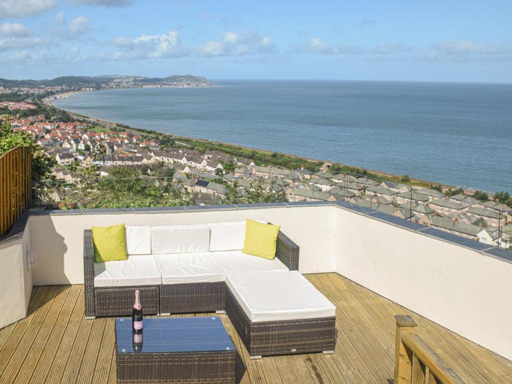 Gallery image of Sea-Prize View in Colwyn Bay