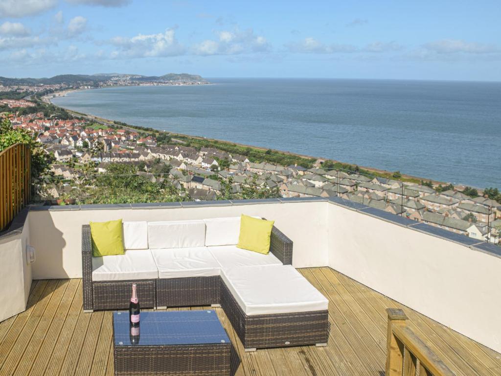 SeaPrize View, Colwyn Bay (updated prices 2024)