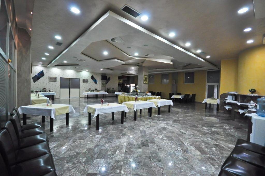 Restaurace v ubytování Hotel BM International