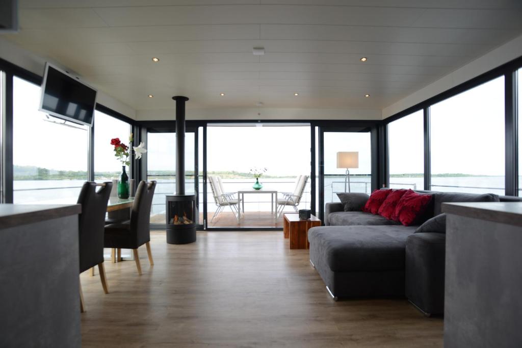 Hausboote und Ferienhäuser Marina Mücheln - Casa De Dos Dormitorios
