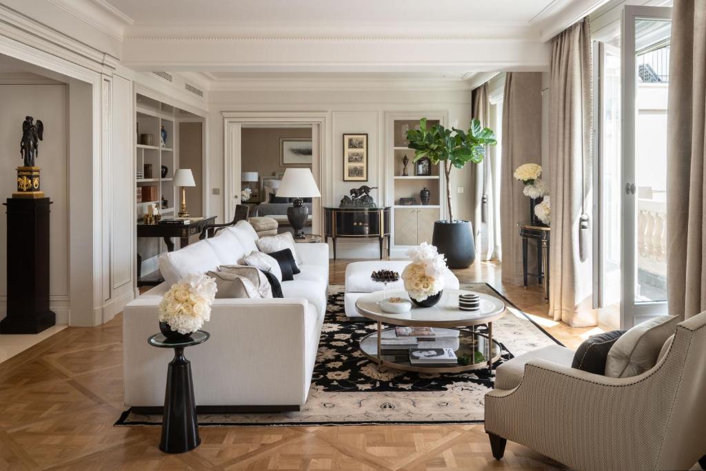 Four Seasons Hotel George V Paris photo