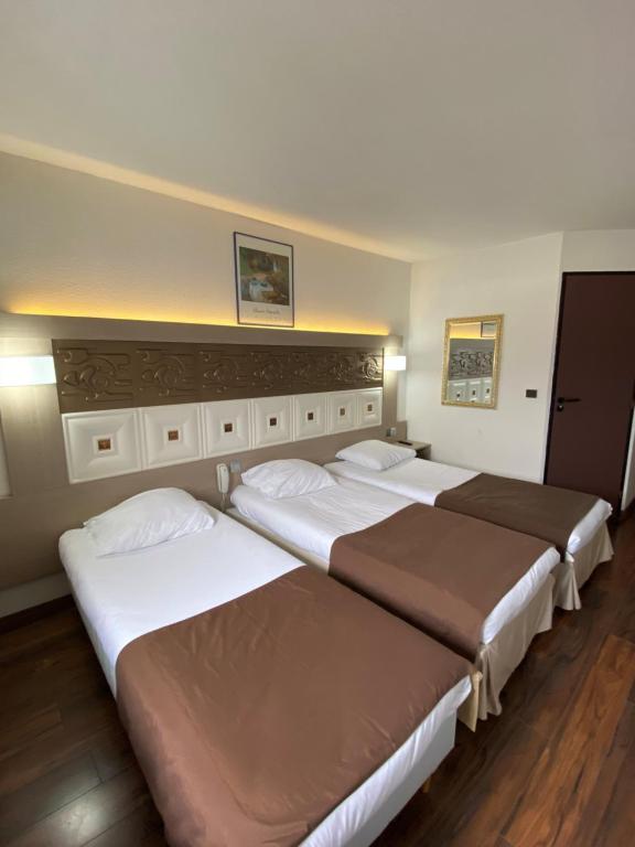 Kimotel Epône-Flins - Triple Room