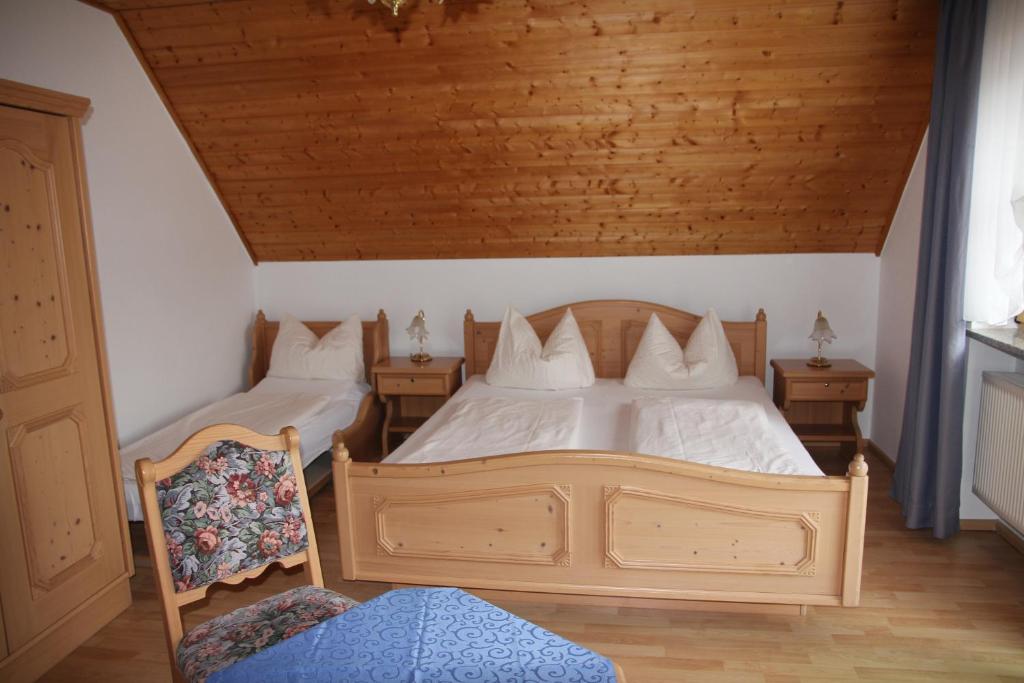 Ute's Pension - Triple Room