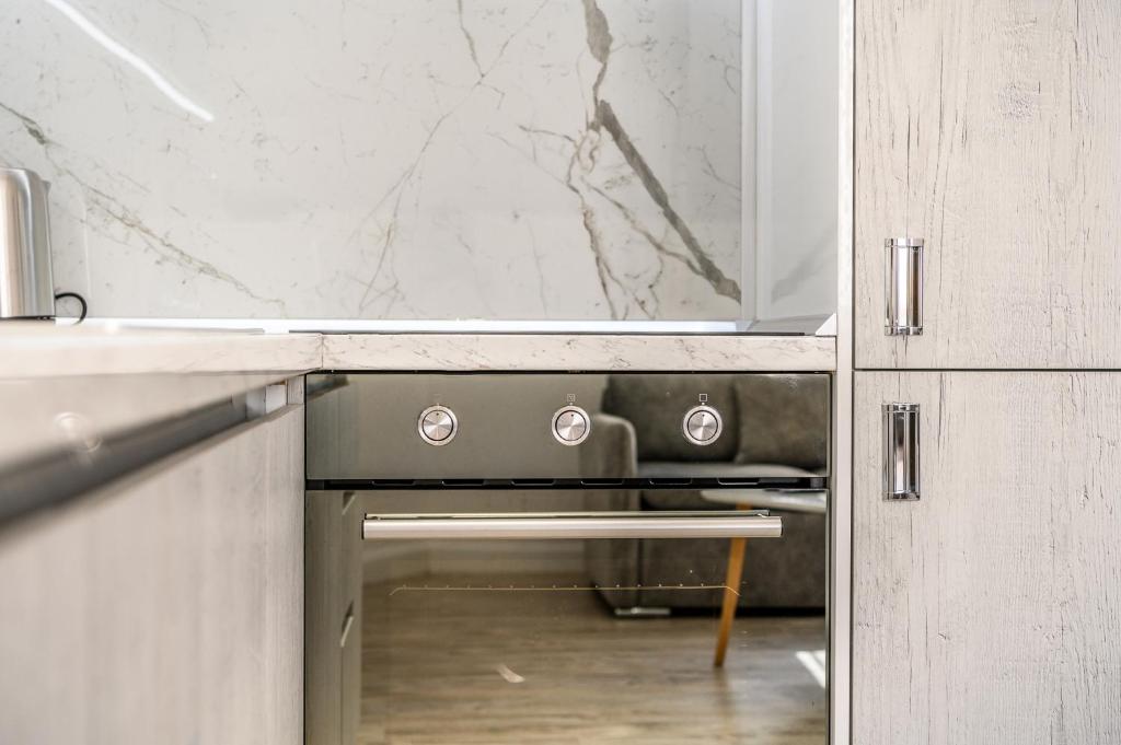 Miku Apartment-Modernly Designed Downtown Tirana - Image 8
