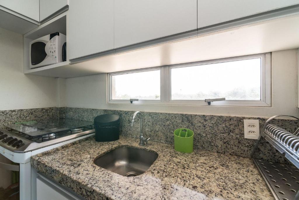  MRP301 Flat c/varanda 2 quartos praia Muro Alto