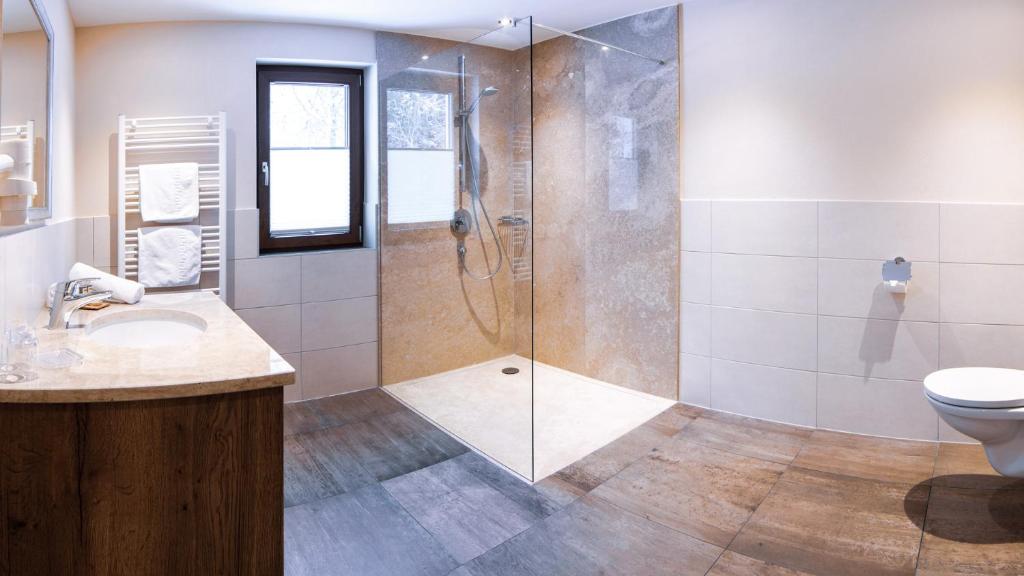 A bathroom at Panorama Appartements