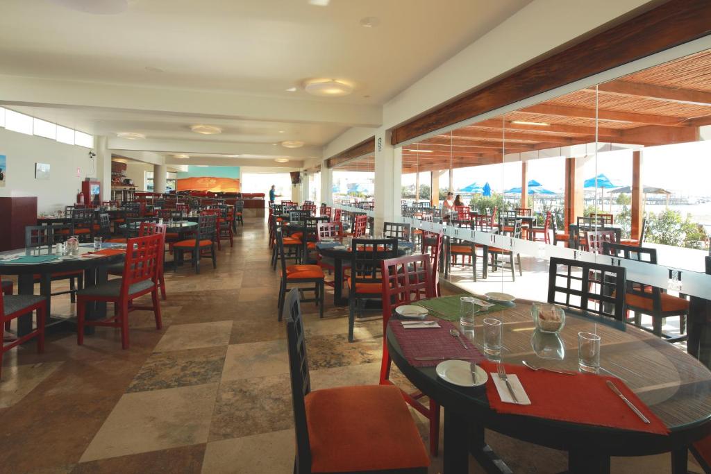 Un restaurante o sitio para comer en San Agustin Paracas