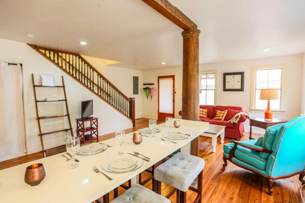 Istumisnurk majutusasutuses Sweet Spacious Suite
