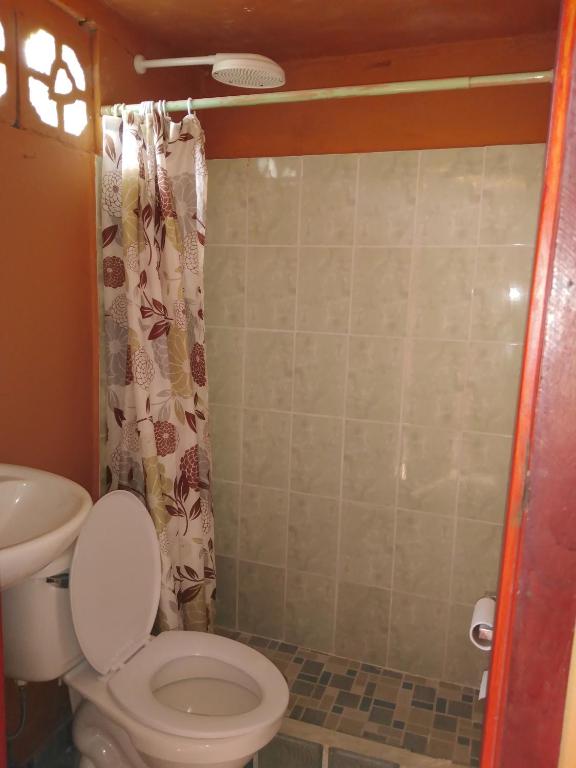 Koupelna v ubytování Ofiuras Hostal