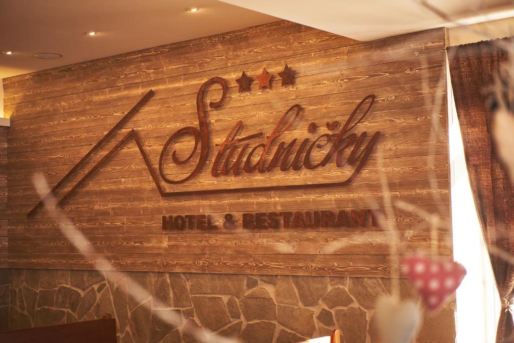 Certifikat, nagrada, znak ali drug dokument, ki je prikazan v nastanitvi Hotel Studničky