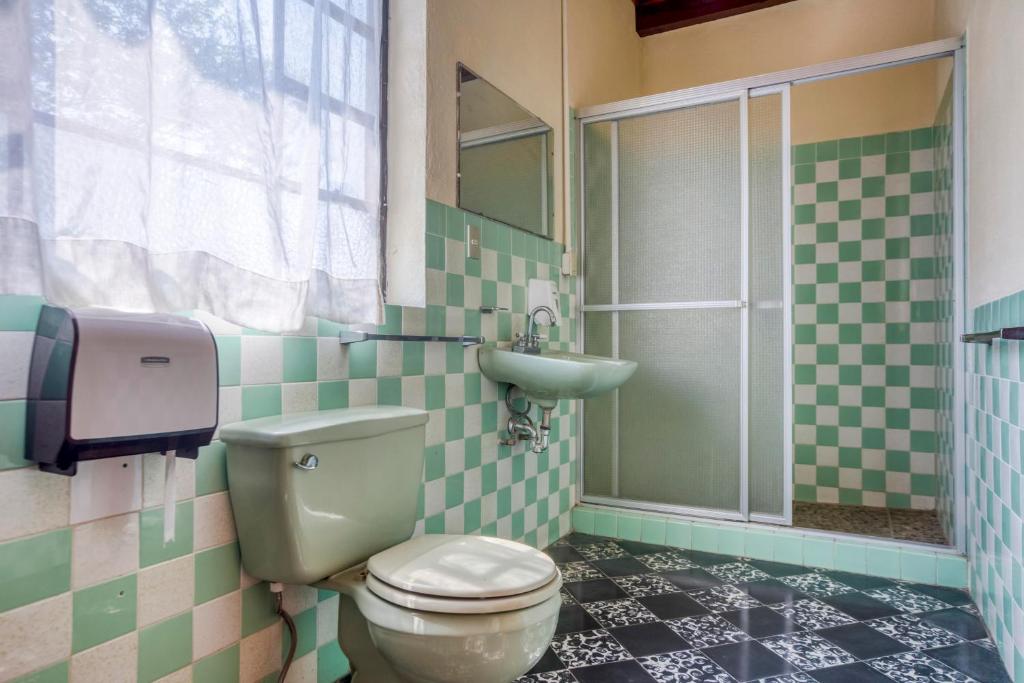 Ein Badezimmer in der Unterkunft Socialtel Atitlan