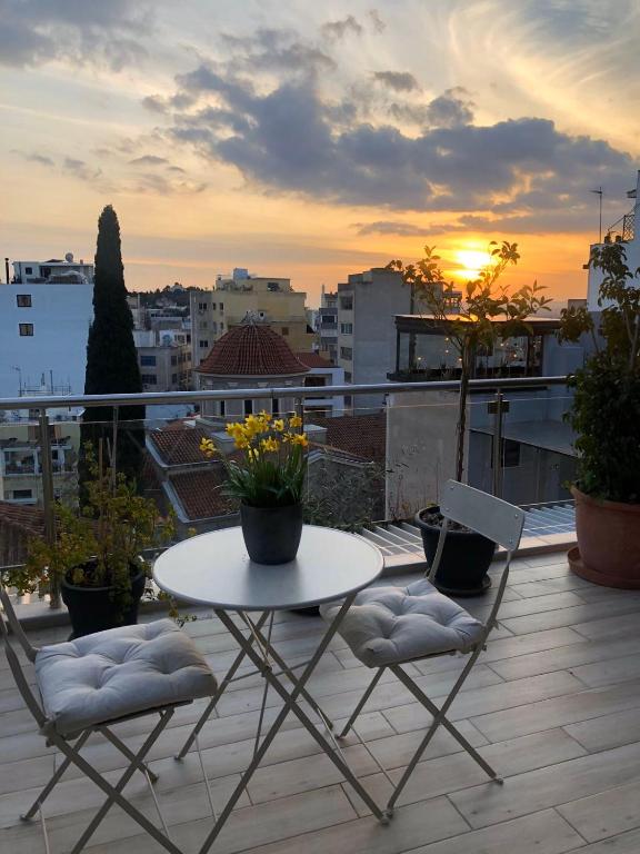 Balkón alebo terasa v ubytovaní Super Loft With Acropolis View