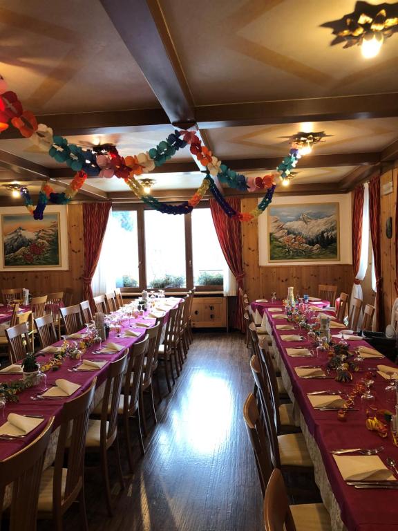 Restaurace v ubytování Hotel Genzianella