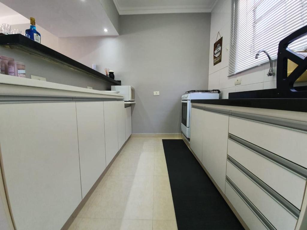  Lindo apartamento Enseada até 6 pessoas - 2 quartos - 200mt da praia