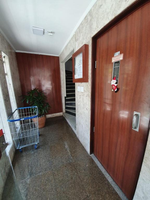  Lindo apartamento Enseada até 6 pessoas - 2 quartos - 200mt da praia