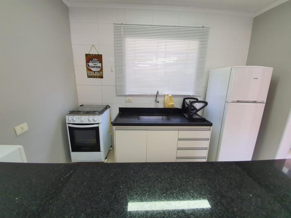  Lindo apartamento Enseada até 6 pessoas - 2 quartos - 200mt da praia