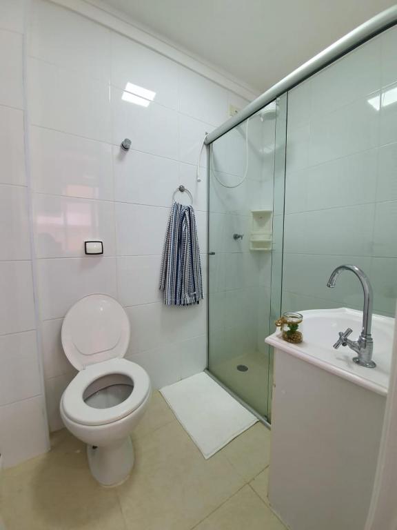  Lindo apartamento Enseada até 6 pessoas - 2 quartos - 200mt da praia