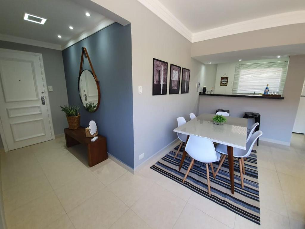  Lindo apartamento Enseada até 6 pessoas - 2 quartos - 200mt da praia