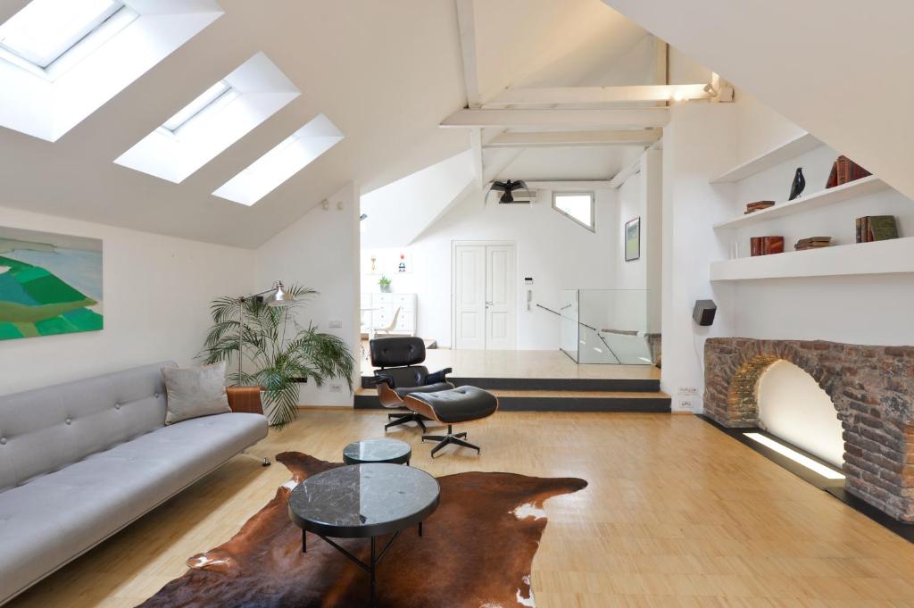 Część wypoczynkowa w obiekcie Eclectic Loft Royal Way
