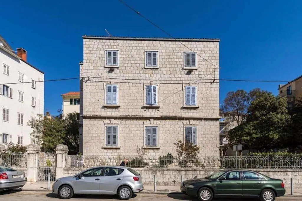 Rooms with WiFi Split - 18080, Split, Croatia