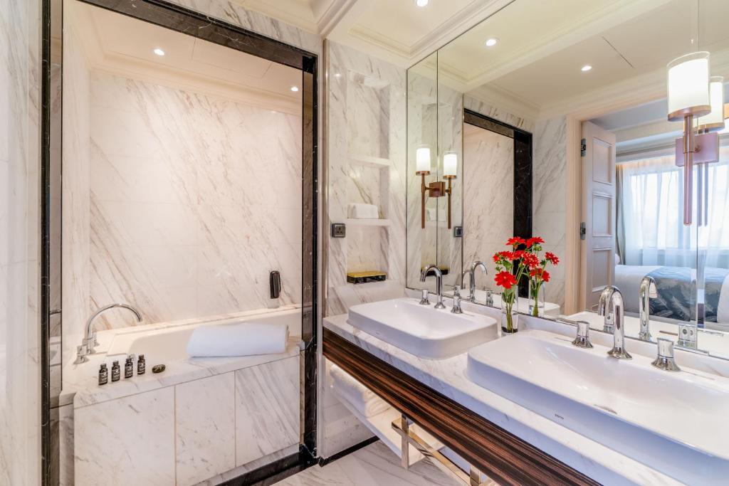 Gallery image of this property