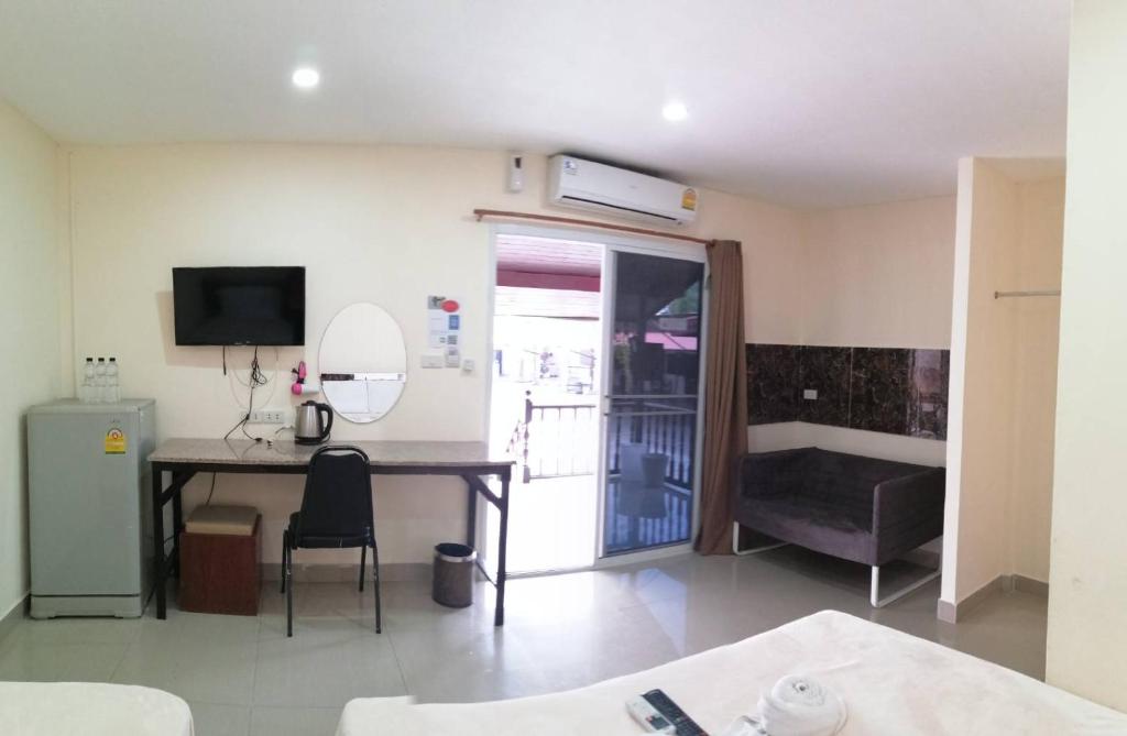 Baan Kaew Ruen Kwan - One-Bedroom Bungalow