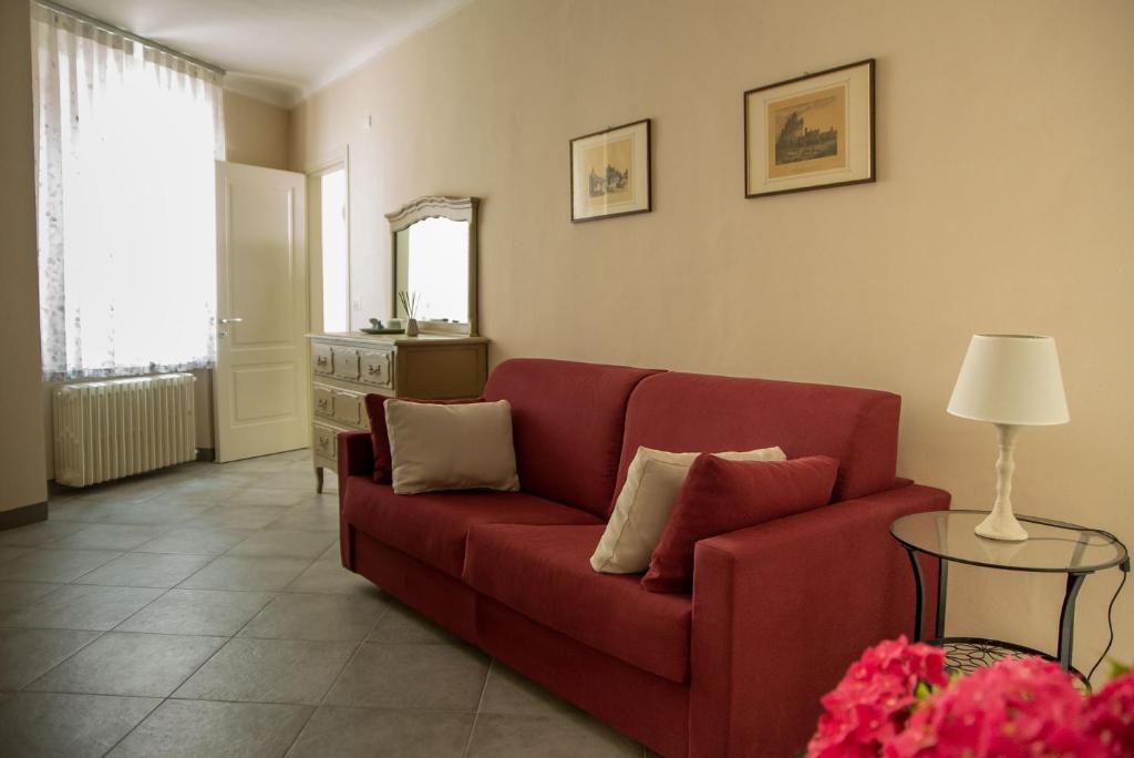Posezení v ubytování La magia delle Langhe appartamenti con vista