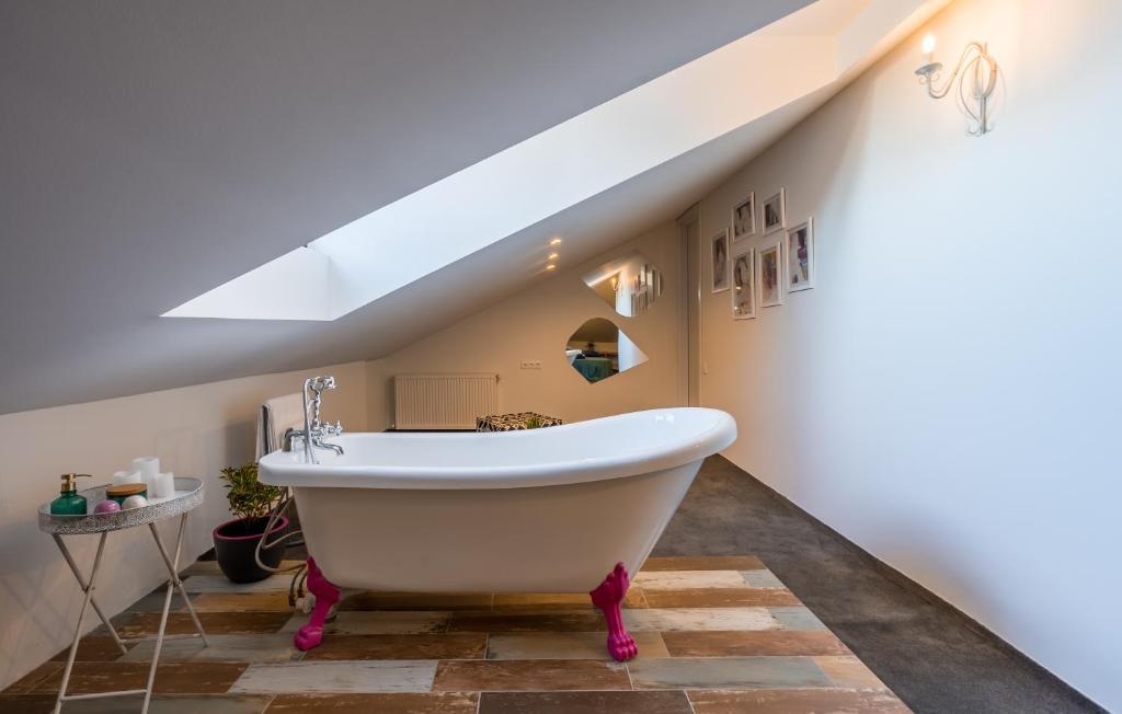 Koupelna v ubytování Redrum Tbilisi Boutique Hotel