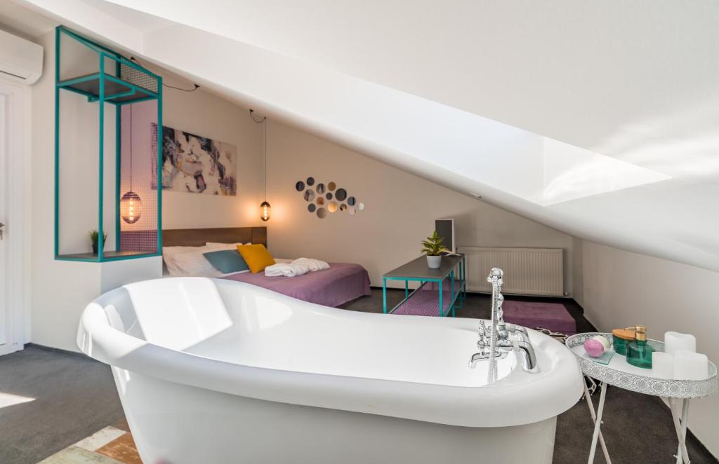 Koupelna v ubytování Redrum Tbilisi Boutique Hotel