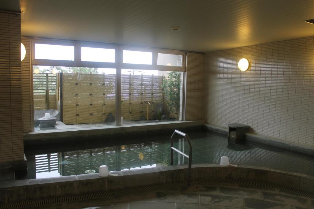 Bazén v ubytování The Gran Resort Oumi Maiko nebo v jeho okolí