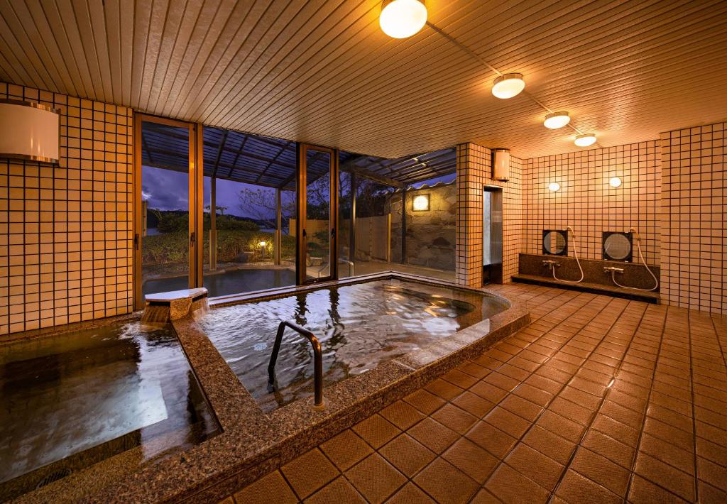 Bazén v ubytování The Gran Resort Mikatagoko nebo v jeho okolí