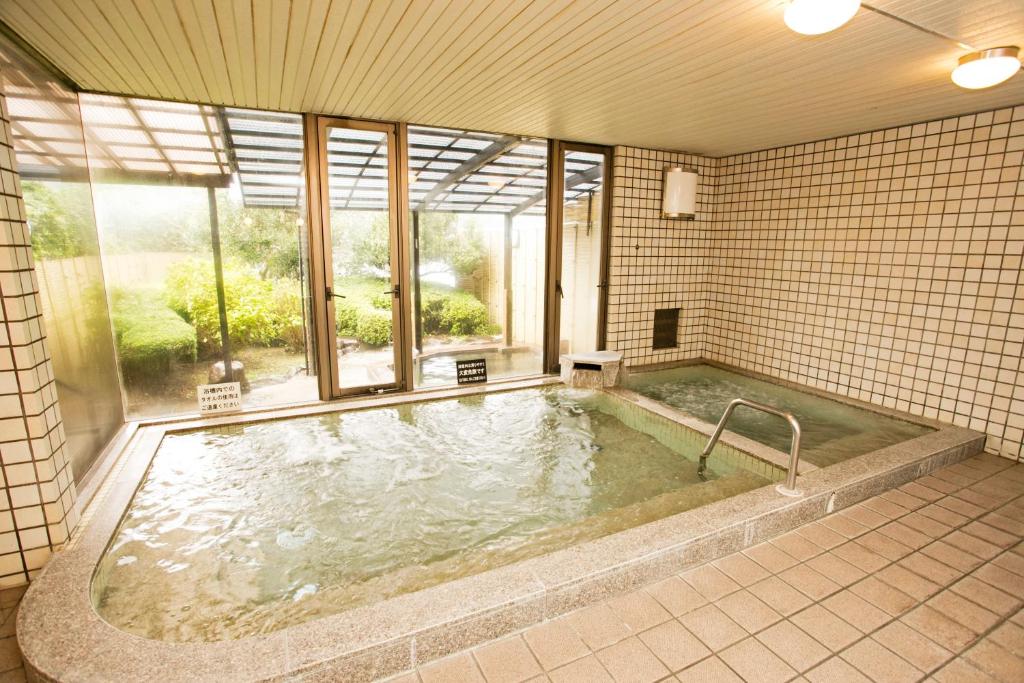 Bazén v ubytování The Gran Resort Mikatagoko nebo v jeho okolí