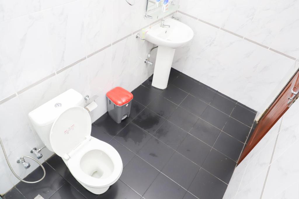HOSTEL KATUNAYAKE At COLOMBO AIRPORT TRANSITにあるバスルーム