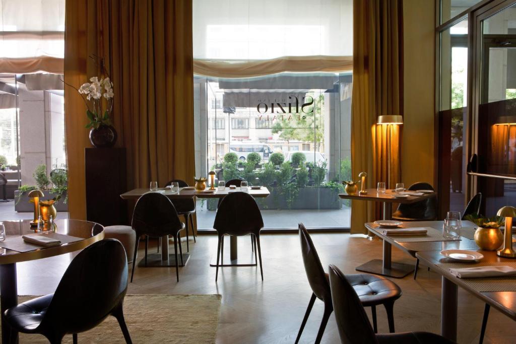 Reštaurácia alebo iné gastronomické zariadenie v ubytovaní Rosa Grand Milano - Starhotels Collezione