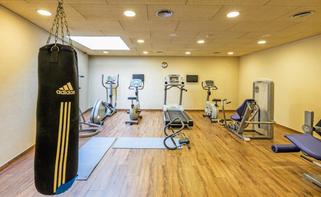 Fitness centrum a/nebo fitness zařízení v ubytování Hostal Trainera