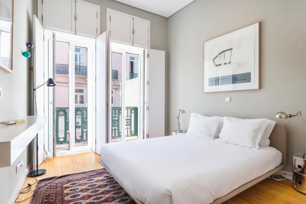 Distinct 2 bed in downtown with aircon, Amadora, Portugal