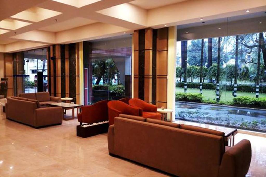 Posezení v ubytování Peerless Hotel Durgapur