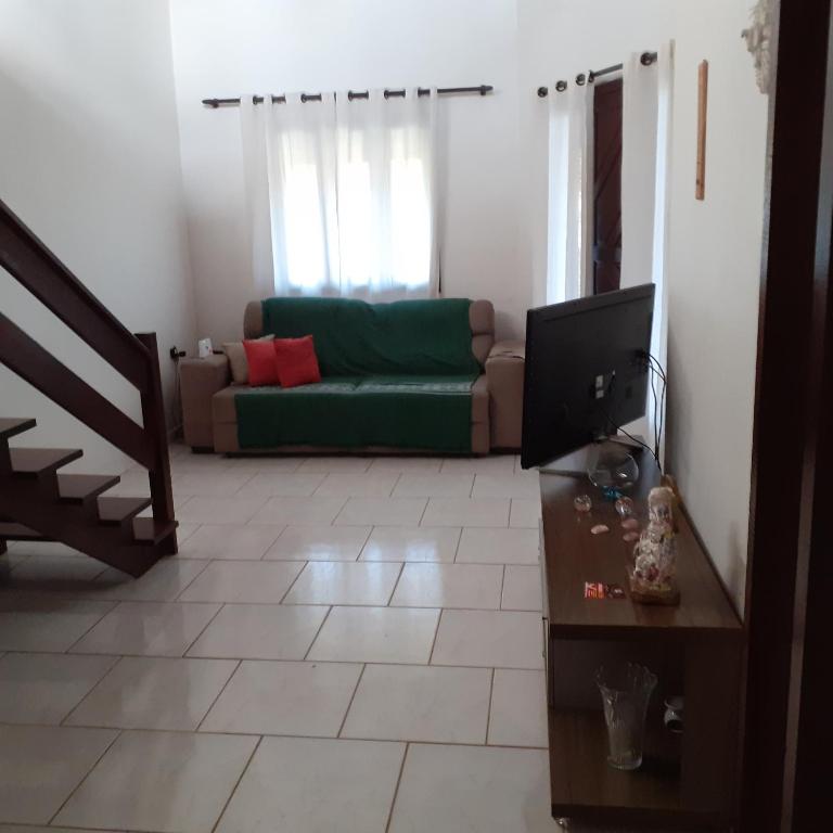  CASA 3 DORM COMPLETA A 700 M DO MAR - IMBITUBA