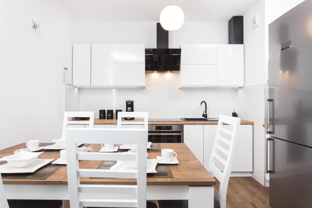 Kuchyňa alebo kuchynka v ubytovaní City of the Kings - Wolf Apartment