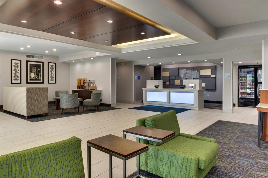 Posezení v ubytování Holiday Inn Express Fishkill-Mid Hudson Valley by IHG