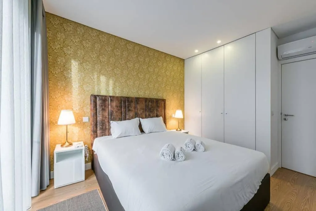 TPC - Damask Parlor, Porto, Portugal