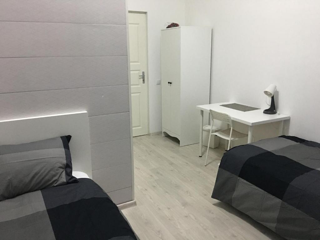 Smart Inn - Twin Room With Bathroom