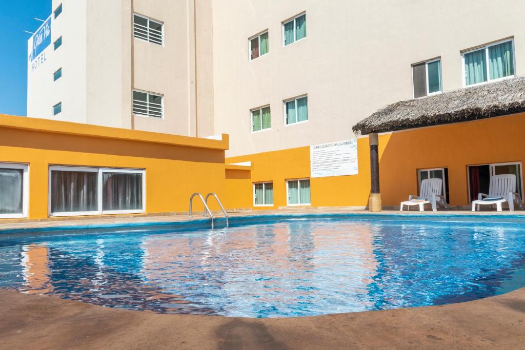 Bazén v ubytování Hotel Gran Via - Centro nebo v jeho okolí